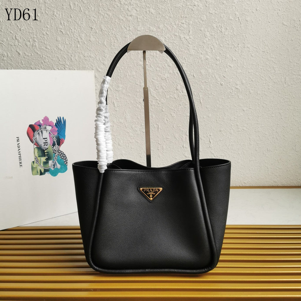 Tote Bag in Soft Grain Leather