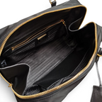 SWORD LUXURY Prada Re-Edition 1978 siyah Re-Nylon çanta, altın tonlu fermuar detaylı geniş iç bölme ve logolu astar.