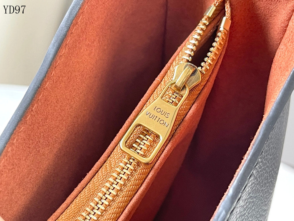 Low Key Shoulder Bag