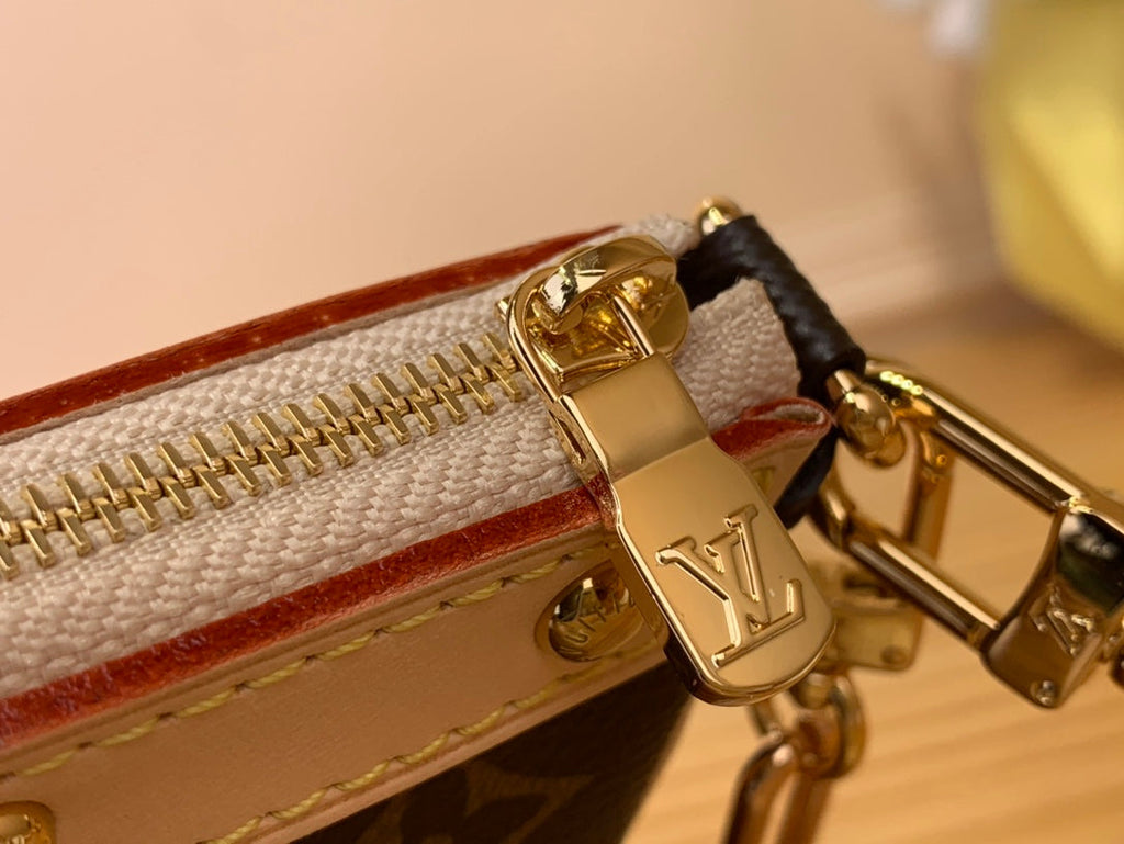 Pochette Accessoires Bag