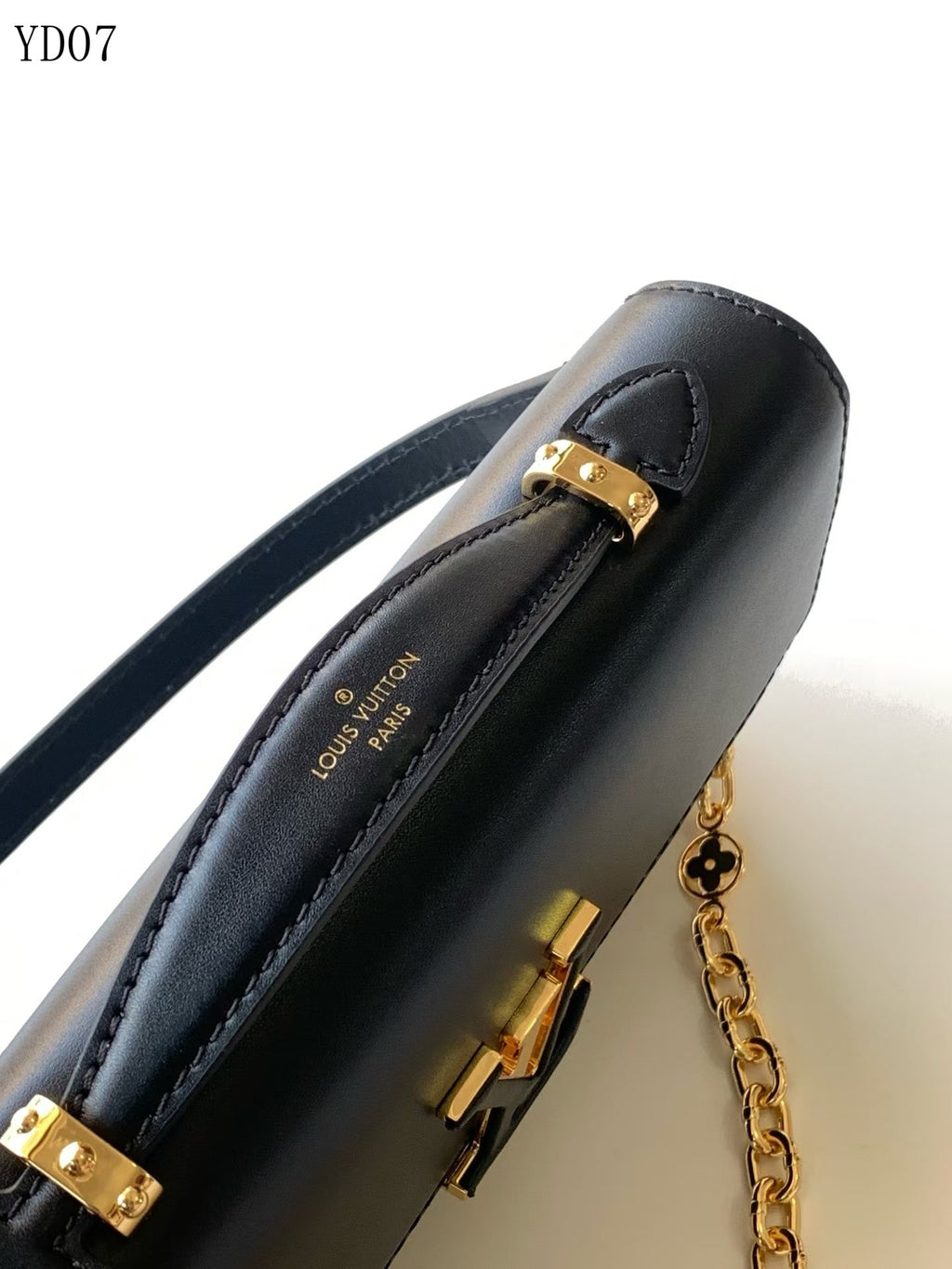 Capucines Wallet on Chain Bag
