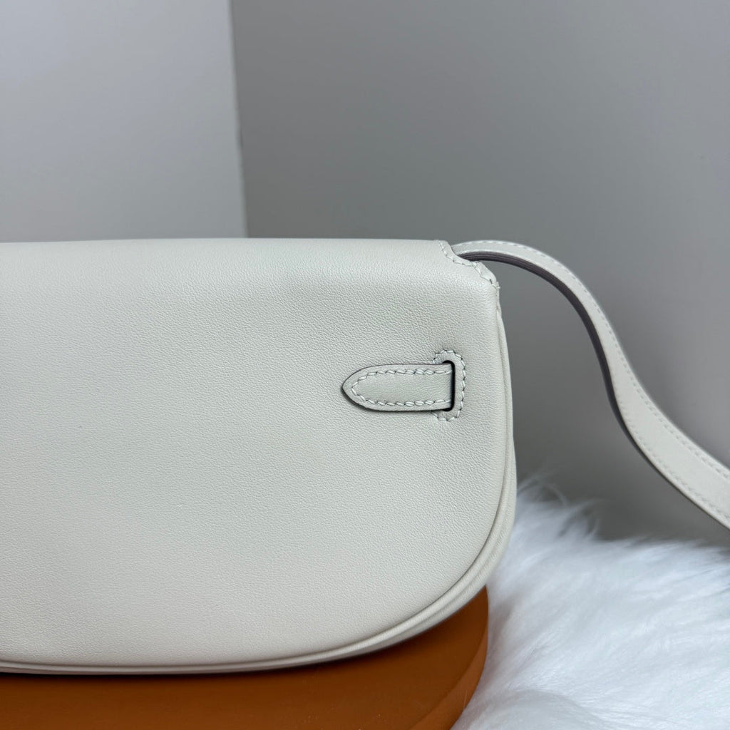 Kelly Move Moon Bag – Swift Leather, Gold hardware