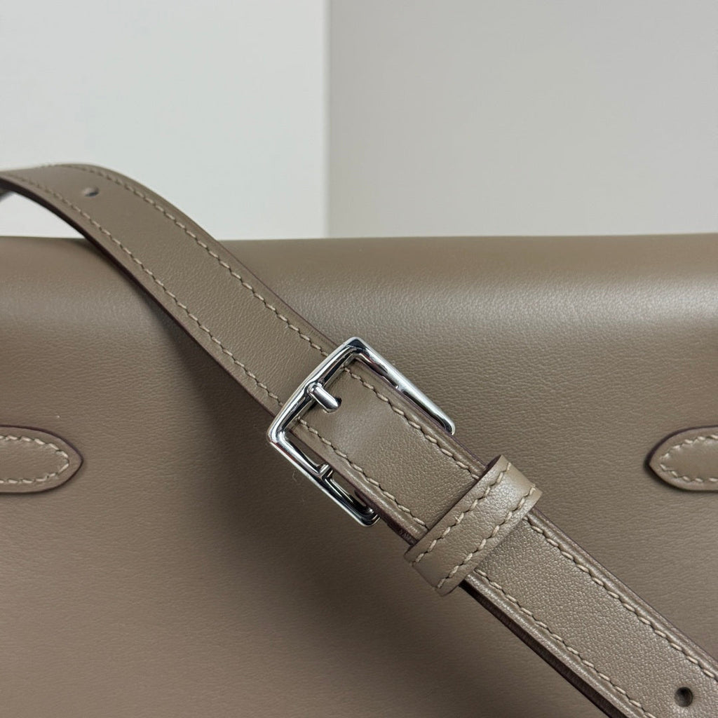 Kelly Move Moon Bag – Swift Leather, Silver hardware