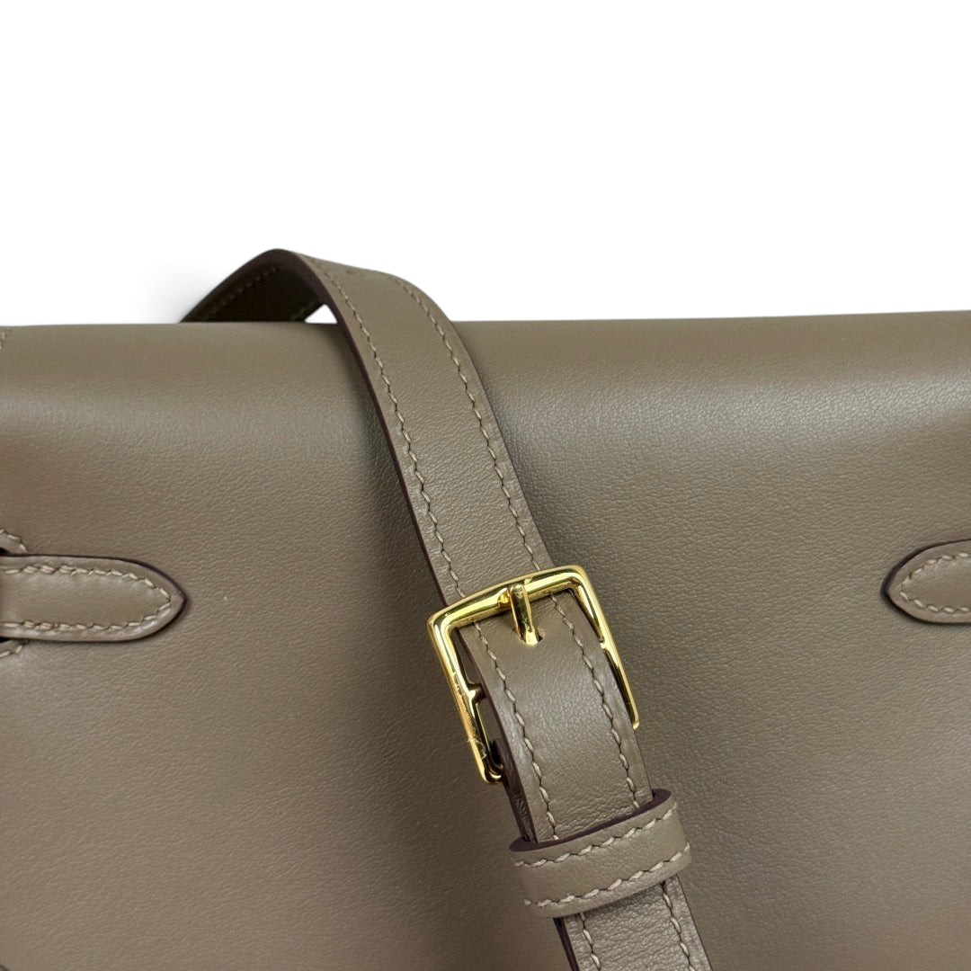 Kelly Moove Swift Leather Bag — Etoupe with Gold-Tone Hardware — product view 7