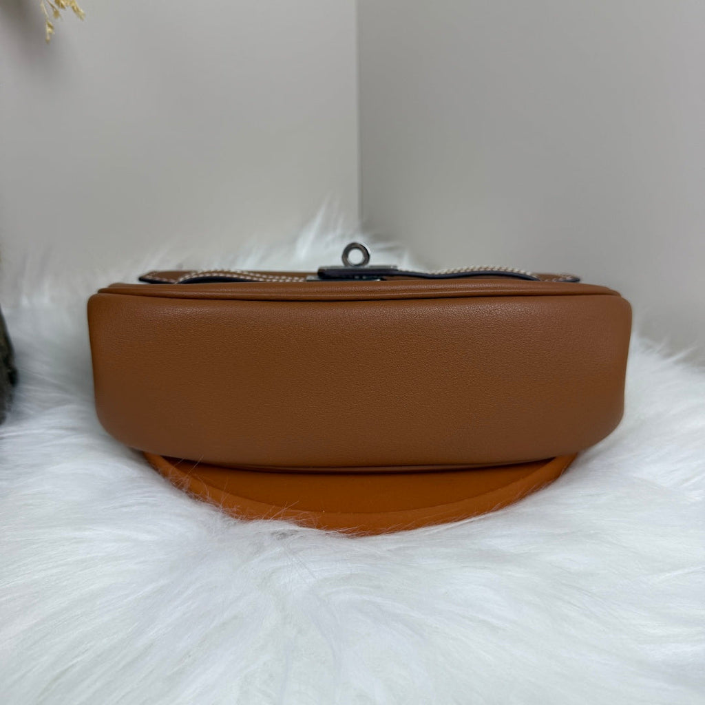 Kelly Move Moon Bag – Swift Leather, Silver hardware