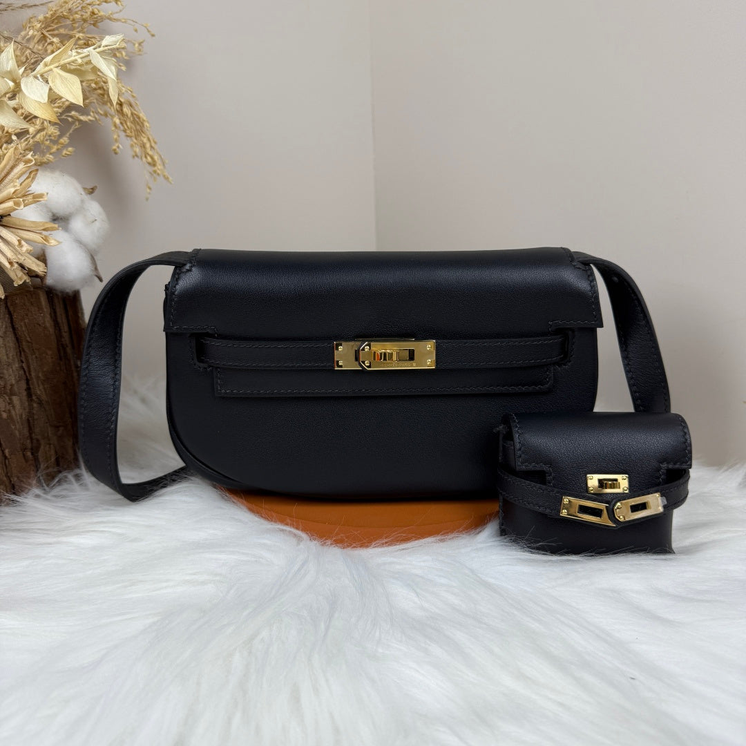 Kelly Move Moon Bag – Swift Leather, Gold hardware