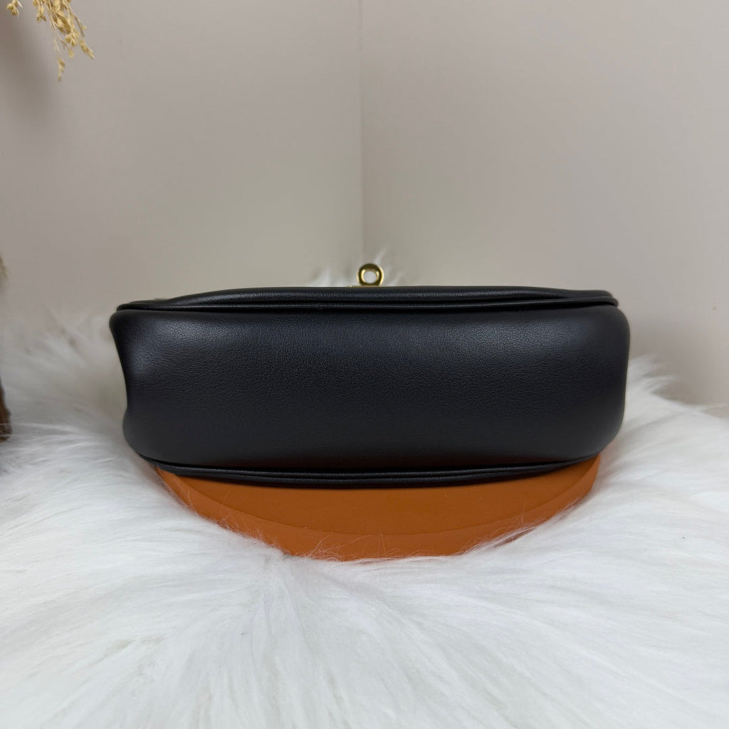 Kelly Move Moon Bag – Swift Leather, Gold hardware