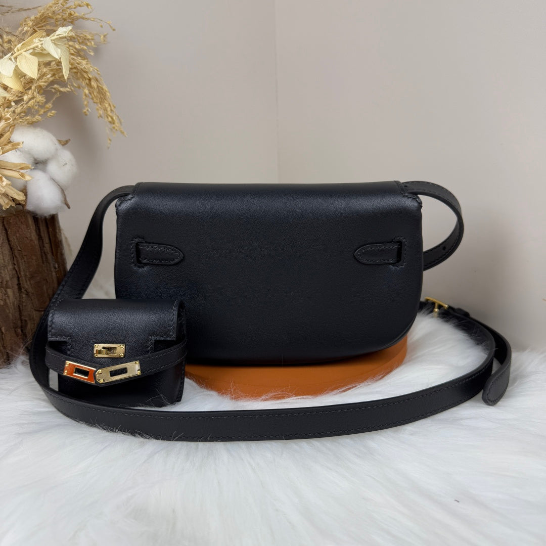 Kelly Move Moon Bag – Swift Leather, Gold hardware