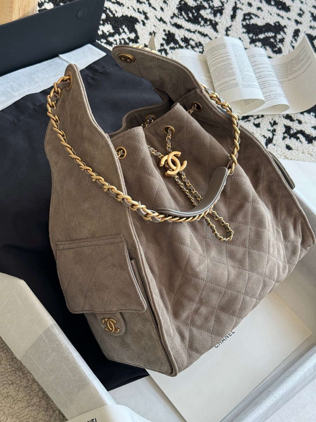 25 Large Quilted Handbag
