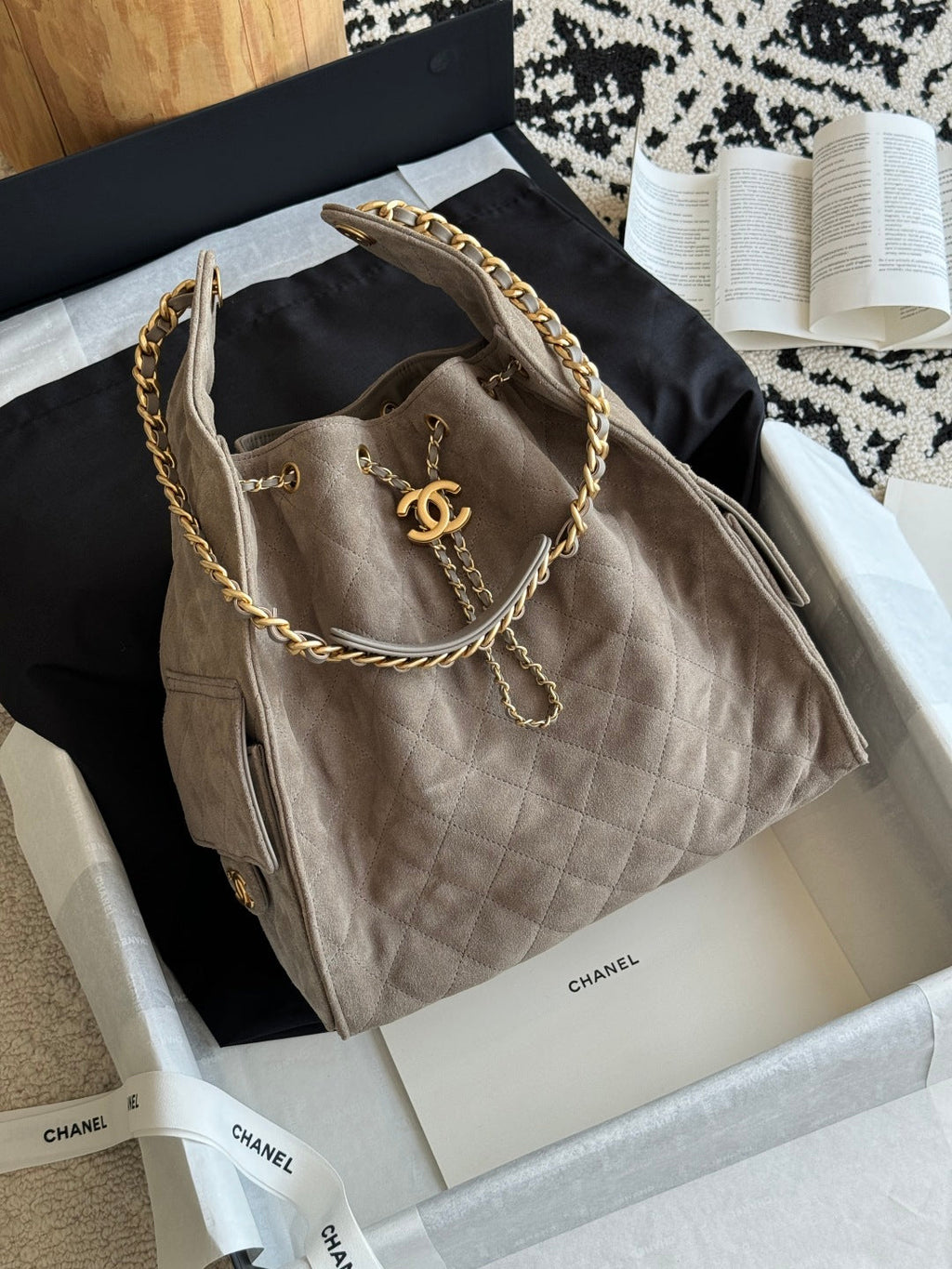 25 Large Quilted Handbag