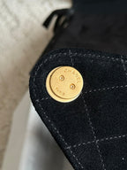 25 Medium Quilted Handbag