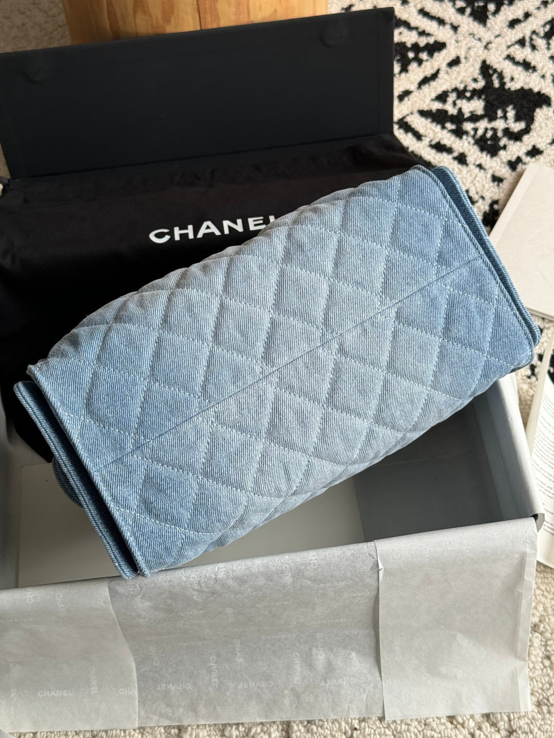 25 Medium Quilted Handbag