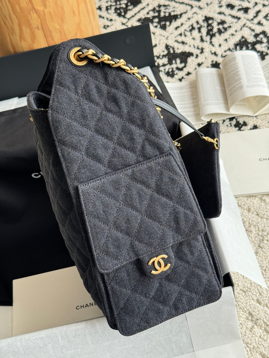 25 Large Quilted Handbag