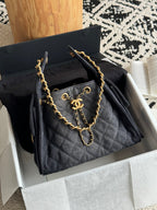 25 Medium Quilted Handbag