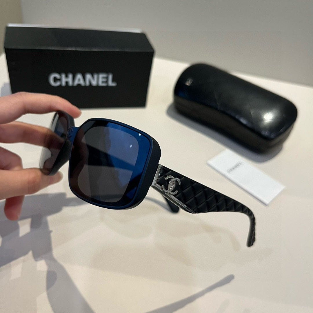 Quilted-Temple Rectangle Sunglasses - Black - View 4