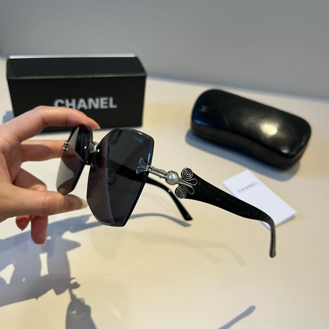 Chain-Temple Rimless Square Sunglasses - Black/Silver - View 4