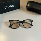 Letter-Temple Cat-Eye Sunglasses - Transparent Black - View 2