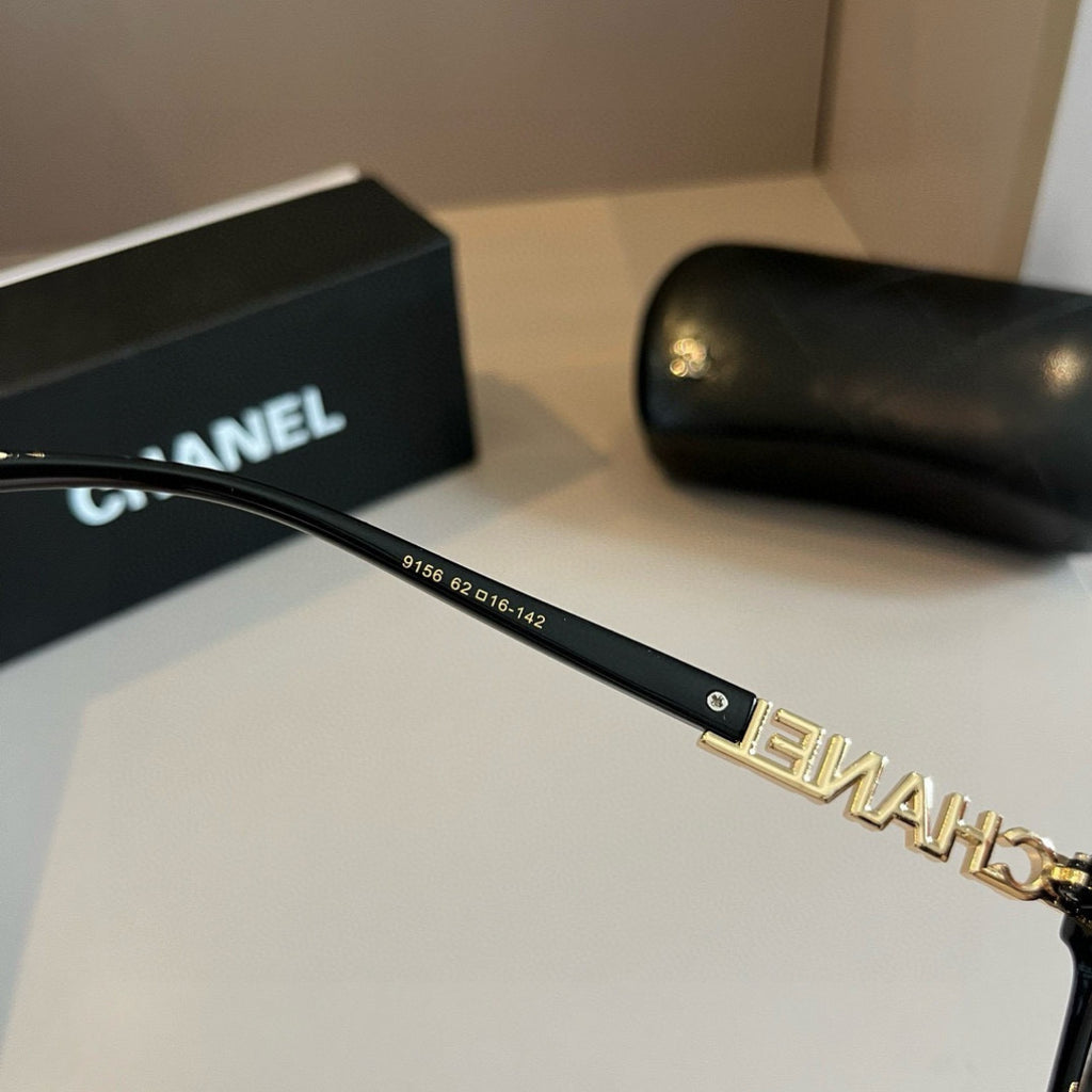 Letter-Temple Cat-Eye Sunglasses - Transparent Black - View 7