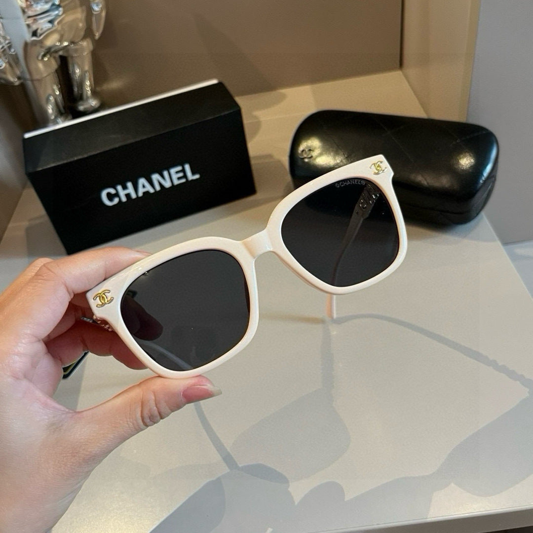 Letter-Temple Cat-Eye Sunglasses - White - View 2