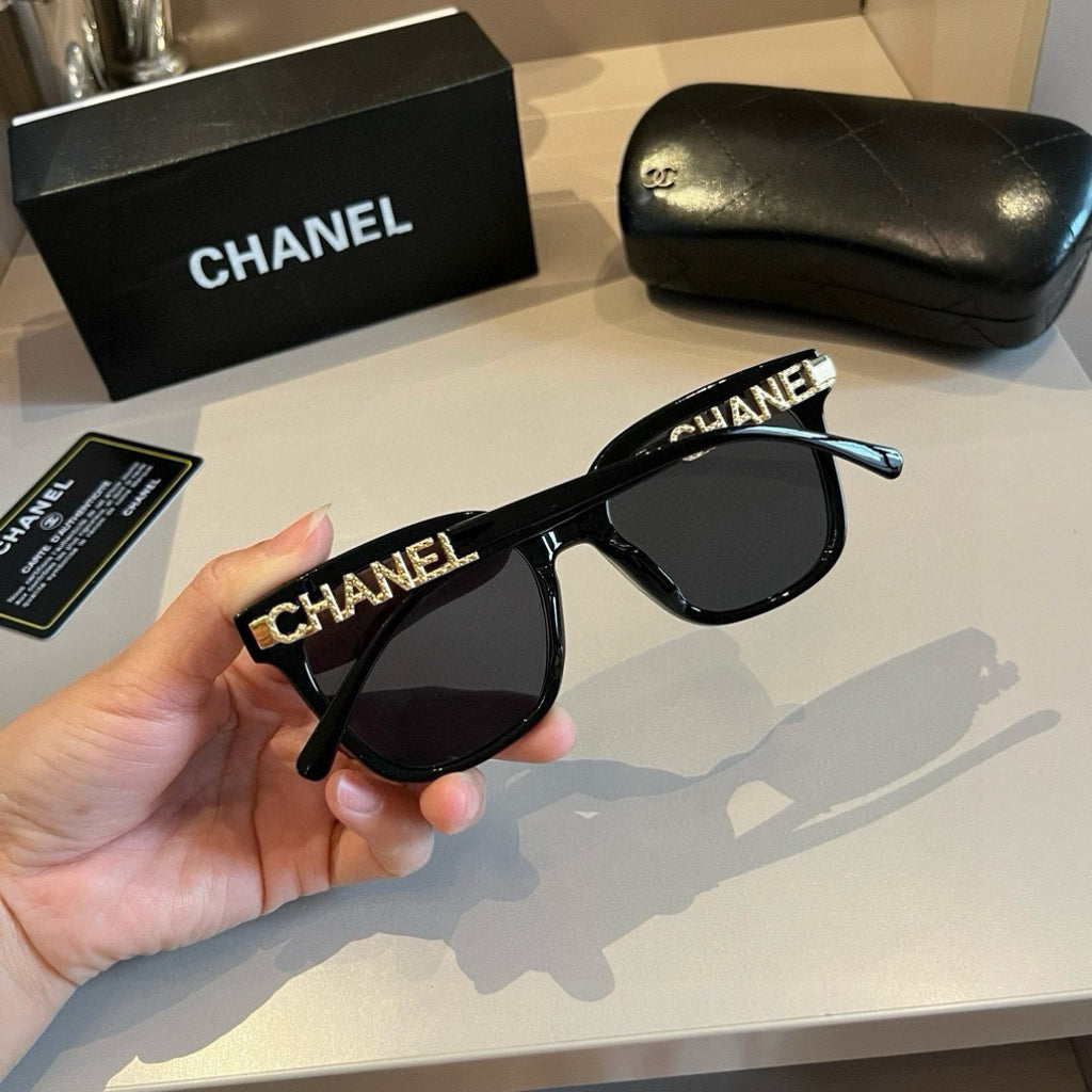 Letter-Temple Cat-Eye Sunglasses - Black - View 6