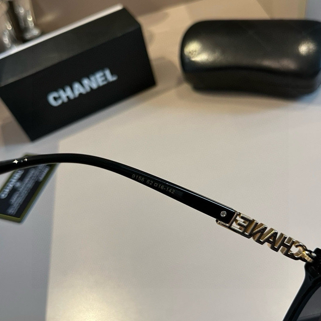 Letter-Temple Cat-Eye Sunglasses - Black - View 8