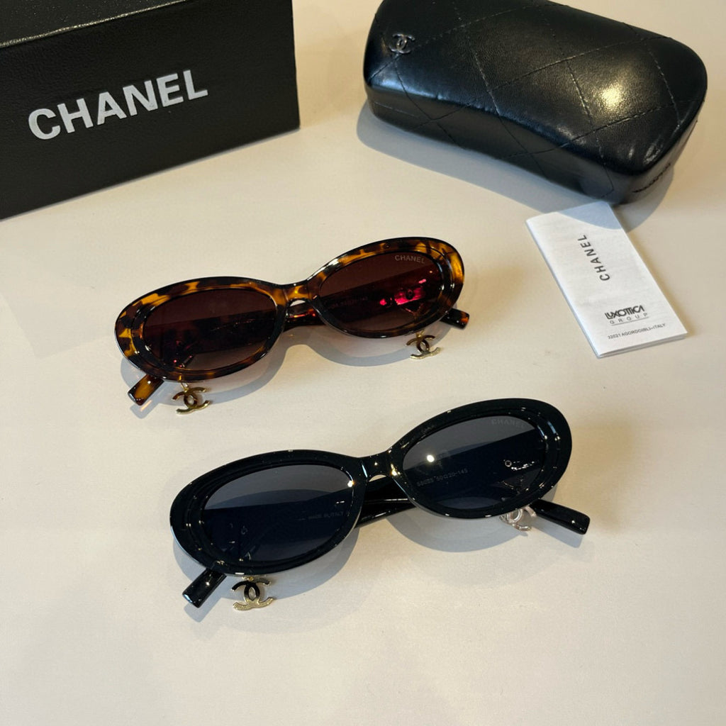 Oval Charm Sunglasses - Tortoiseshell - View 11
