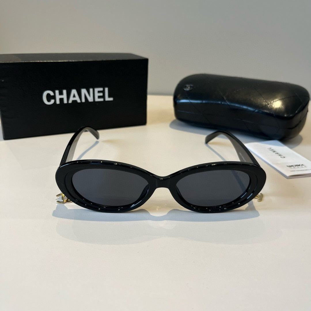 Oval Charm Sunglasses - Black - View 2