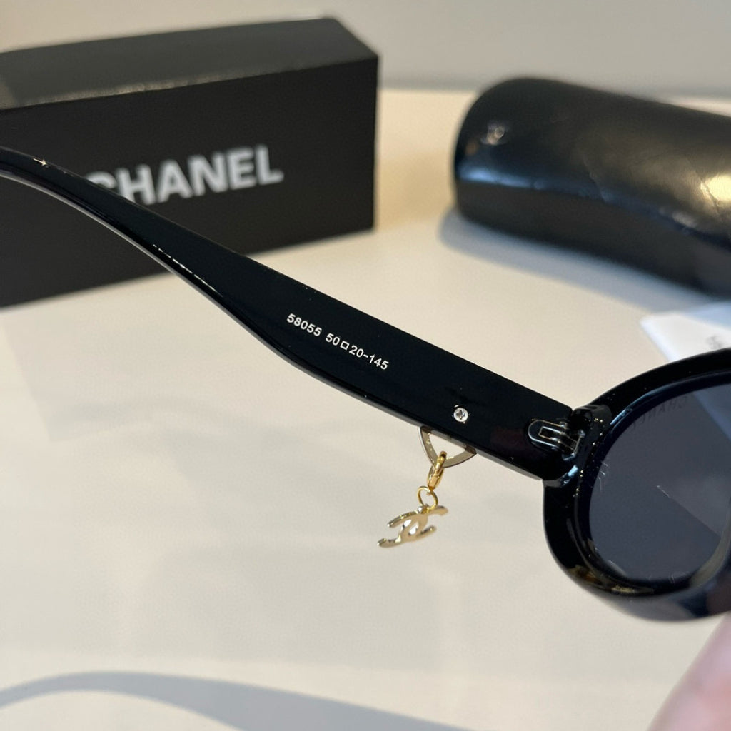 Oval Charm Sunglasses - Black - View 10