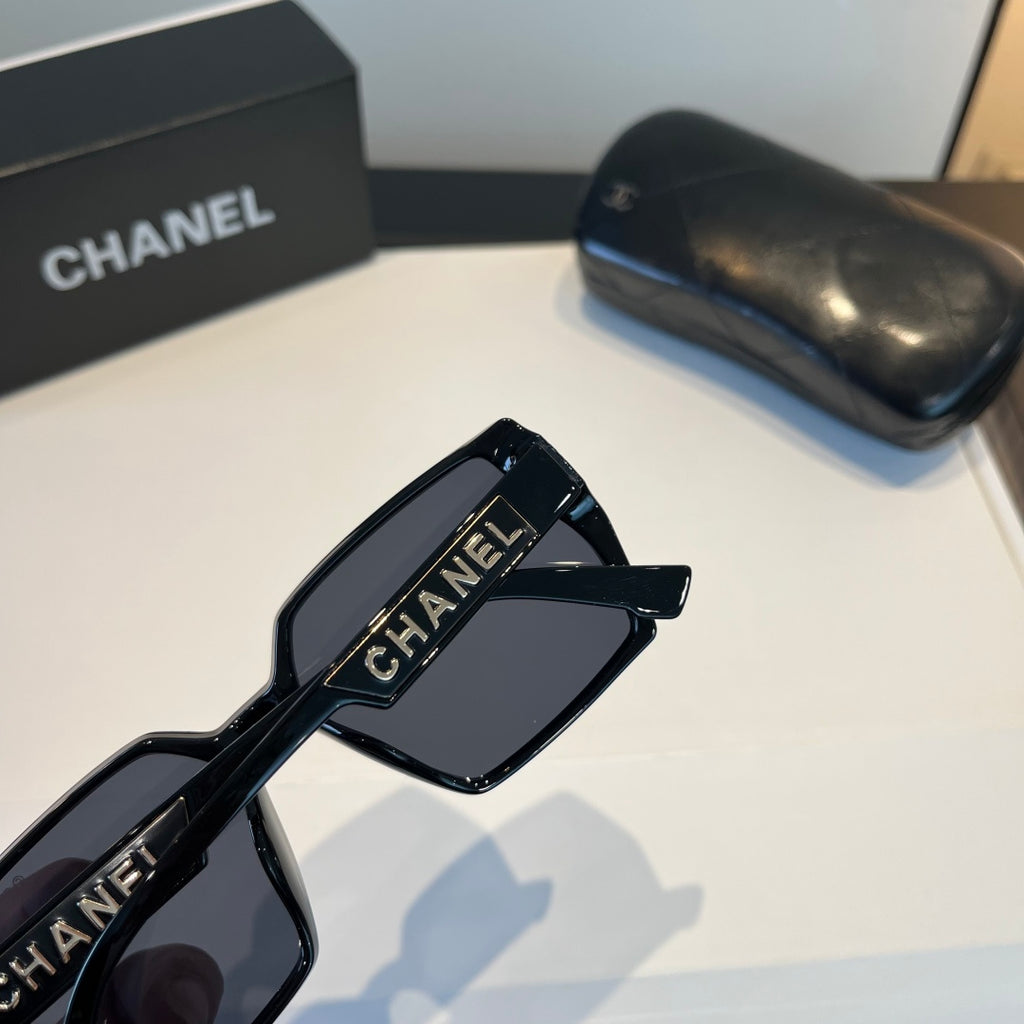 Oversized Gradient Square Sunglasses - Black - View 8