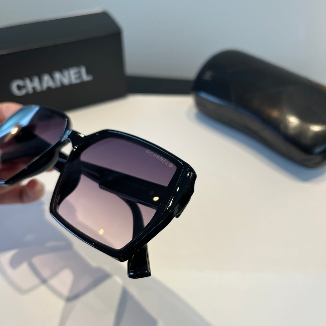 Oversized Gradient Square Sunglasses - Black/Purple Gradient - View 9
