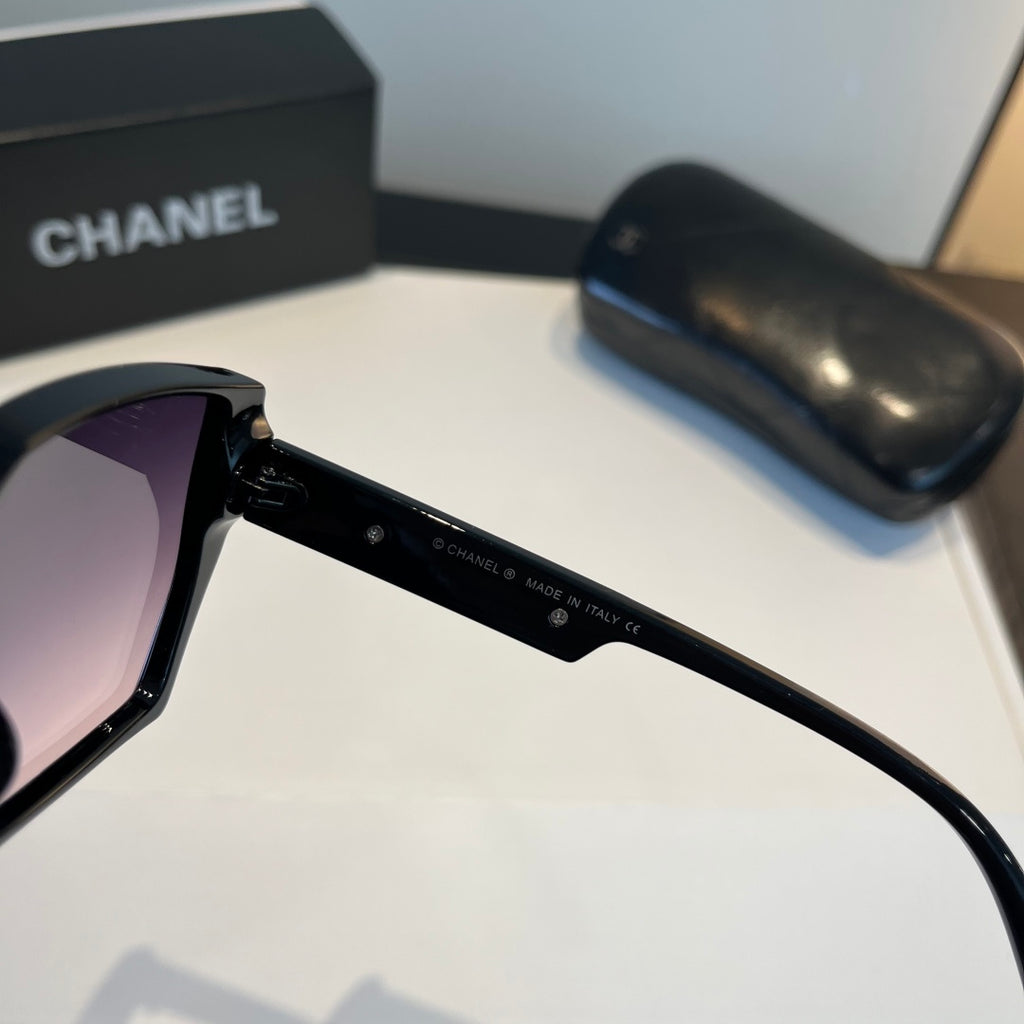 Oversized Gradient Square Sunglasses - Black/Purple Gradient - View 5