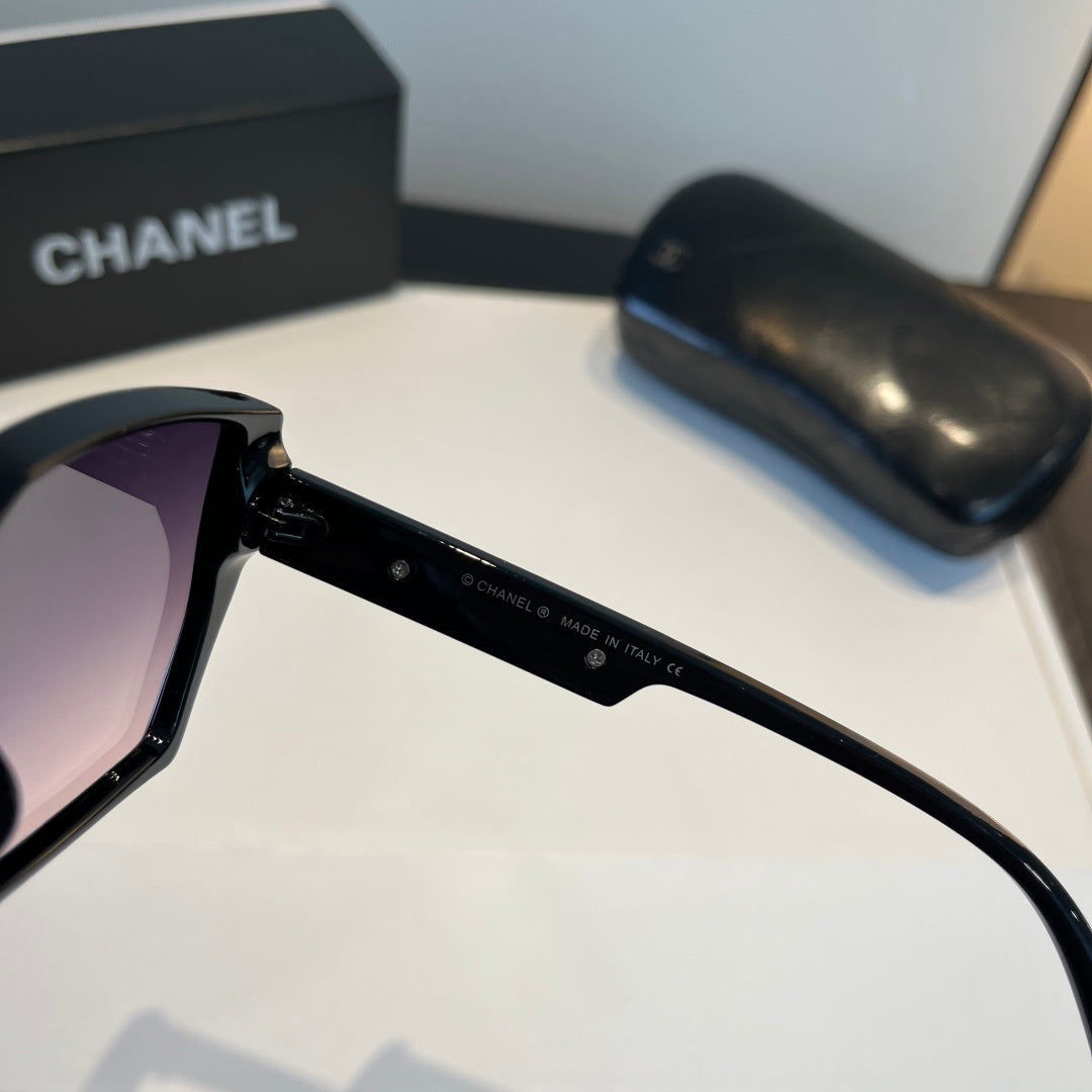 Oversized Gradient Square Sunglasses - Black/Purple Gradient - View 5