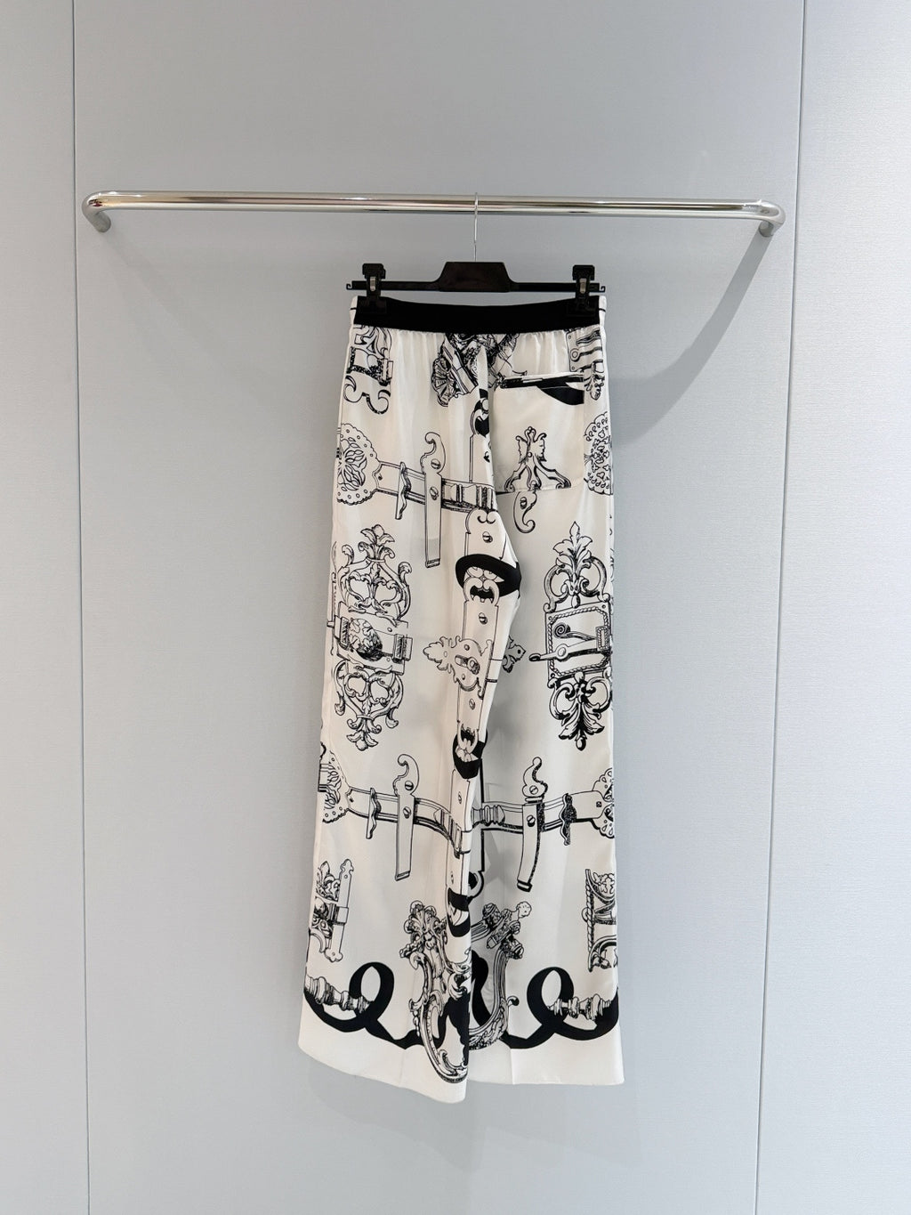 Chain Print Silk Wide-Leg Trousers - View 5