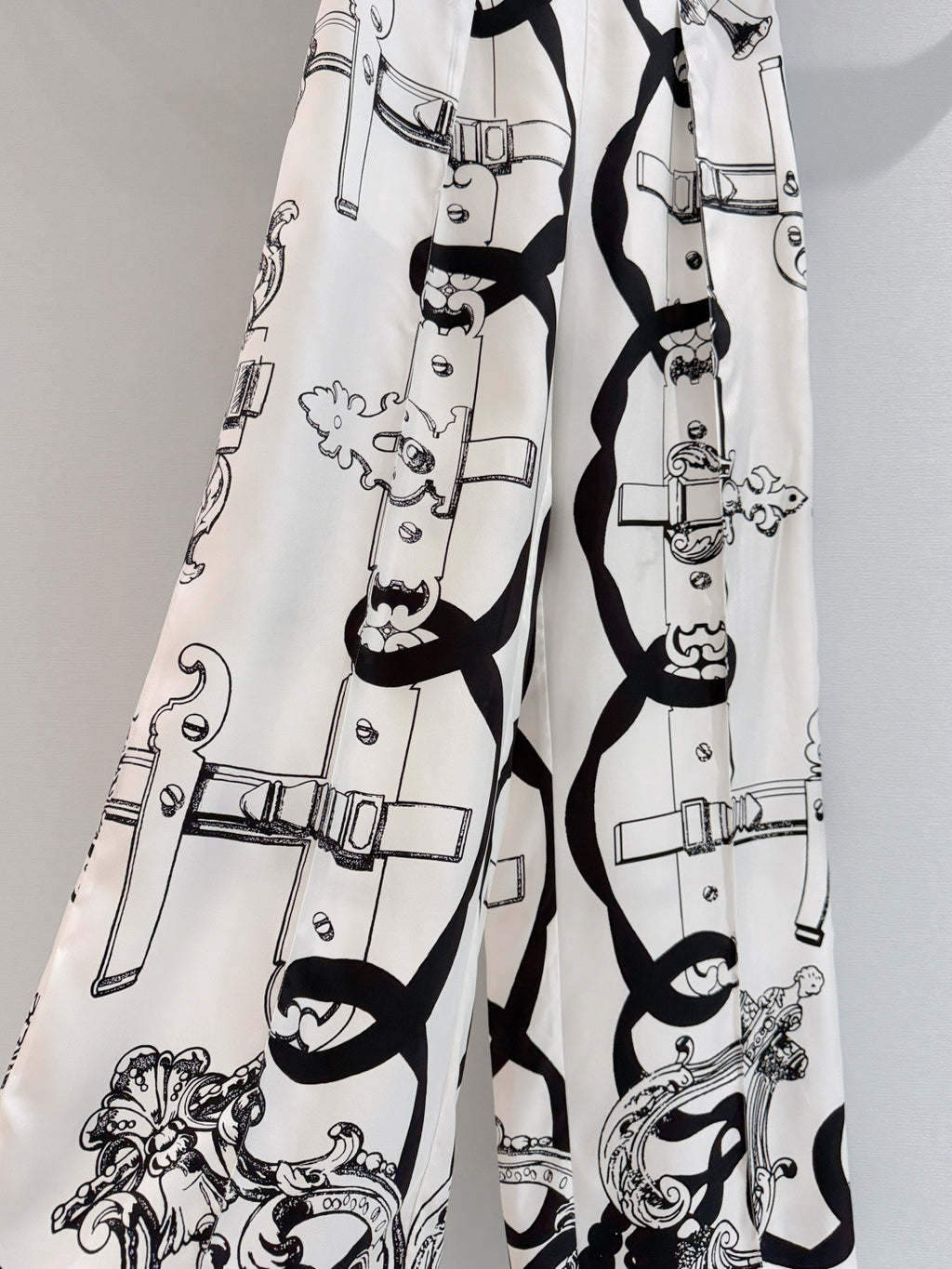 Chain Print Silk Wide-Leg Trousers - View 4