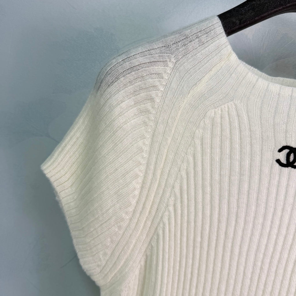 Contrast-Trim Knit Cardigan - View 5