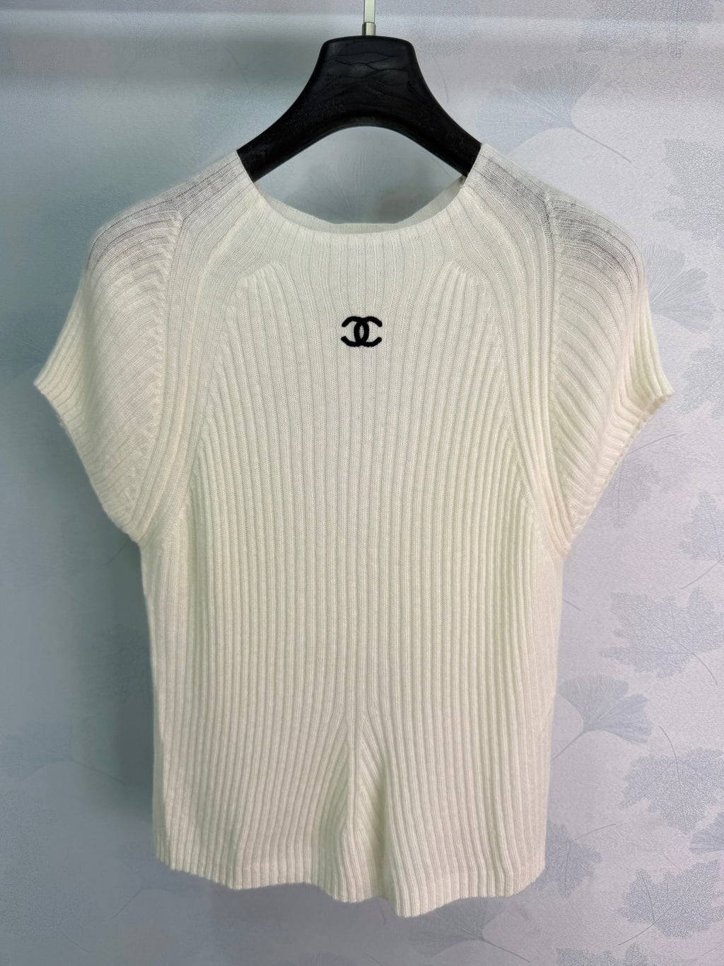 Contrast-Trim Knit Cardigan - View 3