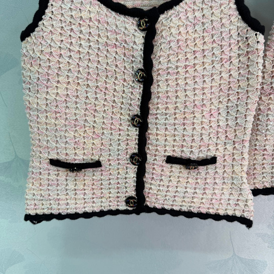 Contrast-Trim Knit Top And Skirt Set - View 5