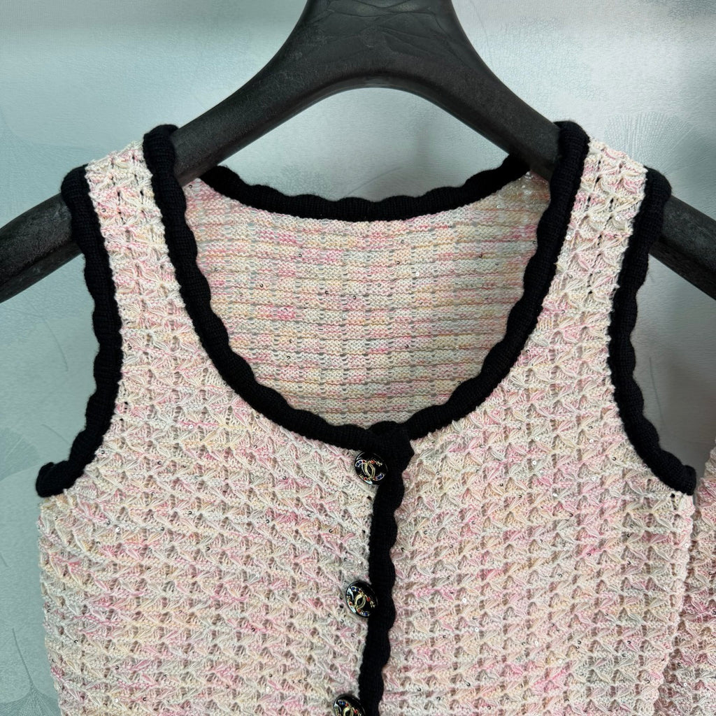 Contrast-Trim Knit Top And Skirt Set - View 2