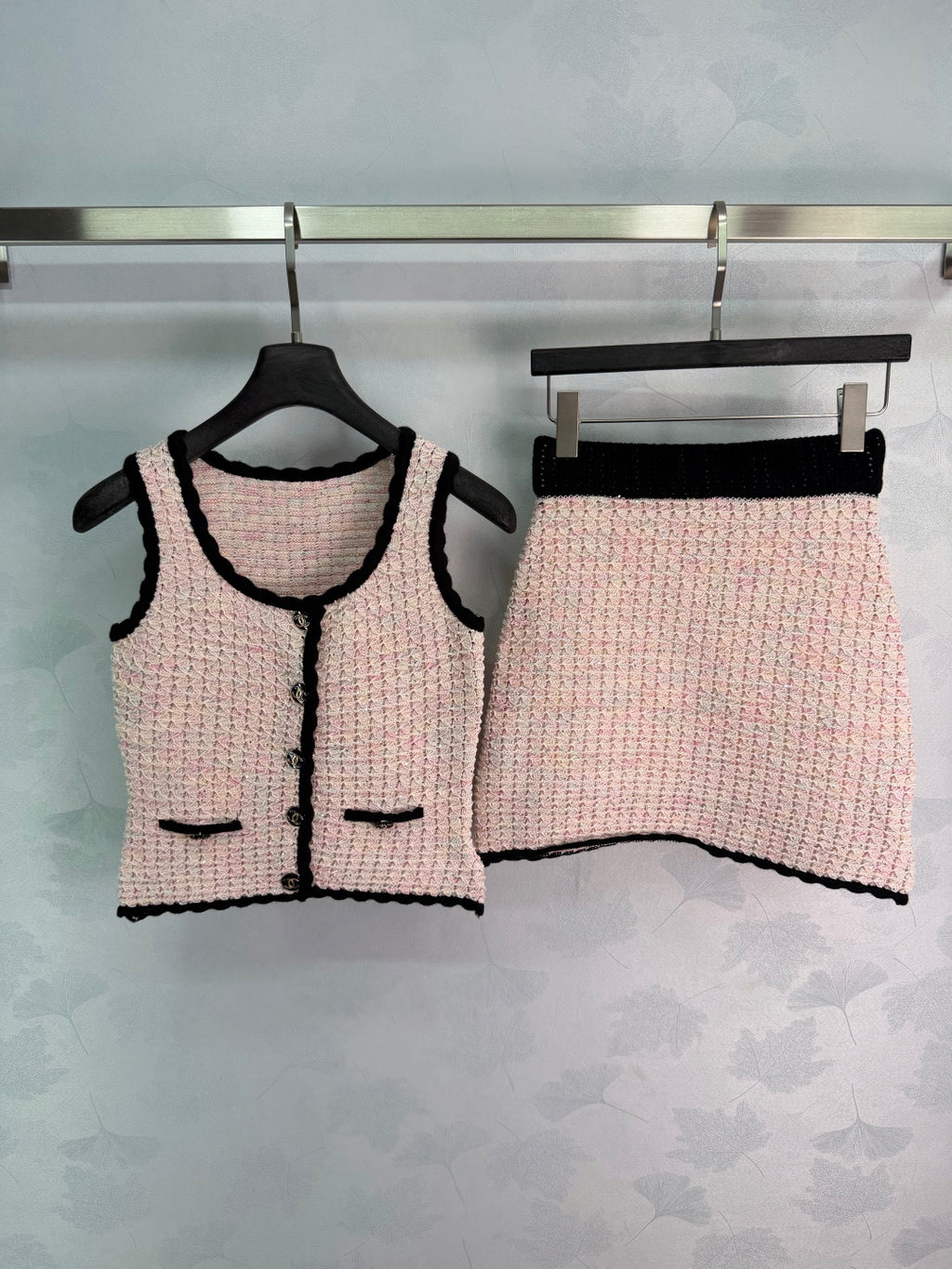 Contrast-Trim Knit Top And Skirt Set - View 1