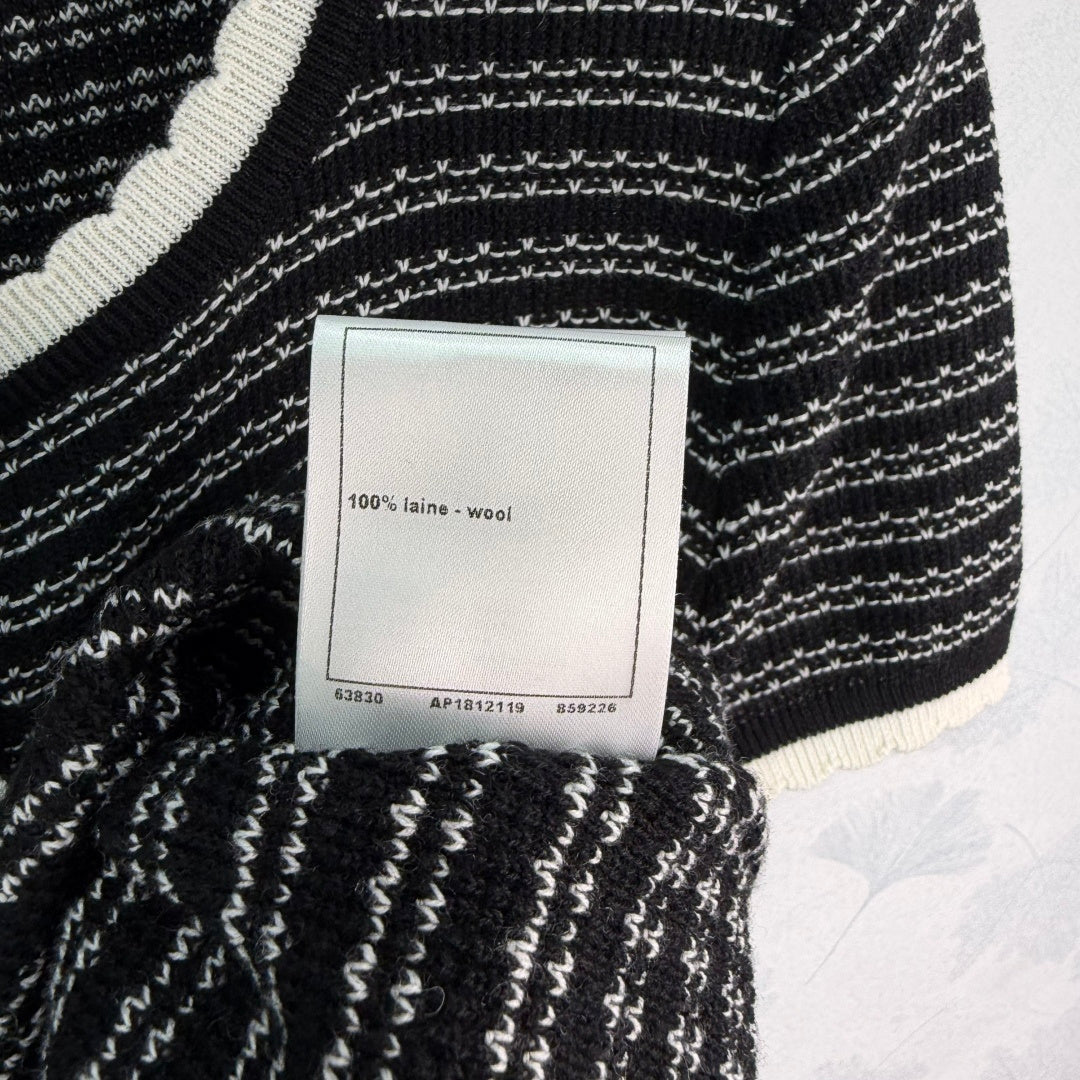 Contrast-Trim Knit Cardigan - View 8