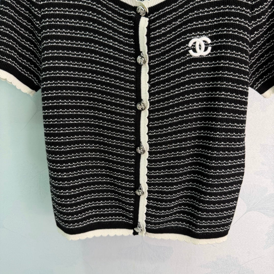 Contrast-Trim Knit Cardigan - View 6