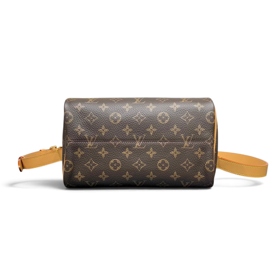 SWORD LUXURY Speedy Bandoulière 25 çanta, ikonik monogram desenli kahverengi deri, altın tonlu detaylar ve omuz askısı.