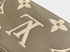 SWORD LUXURY krem rengi Monogram Empreinte deri Louis Vuitton Mini Moon çanta detaylı kabartmalı LV monogram deseni
