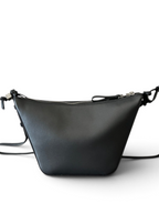 SWORD LUXURY marka siyah deri Loewe Mini Hammock çanta, gümüş detaylı ve yan düğümlü şık tasarım.