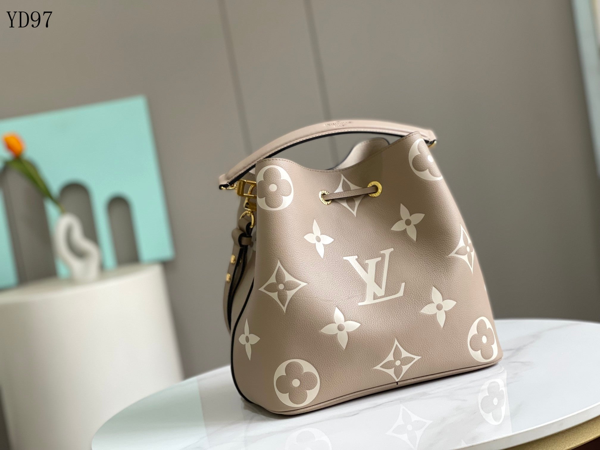 NeoNoé Bucket Bag