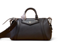 SWORD LUXURY Louis Vuitton Biker Bag, siyah deri, metal LV logolu, ayarlanabilir askılı ve üst saplı el çantası.