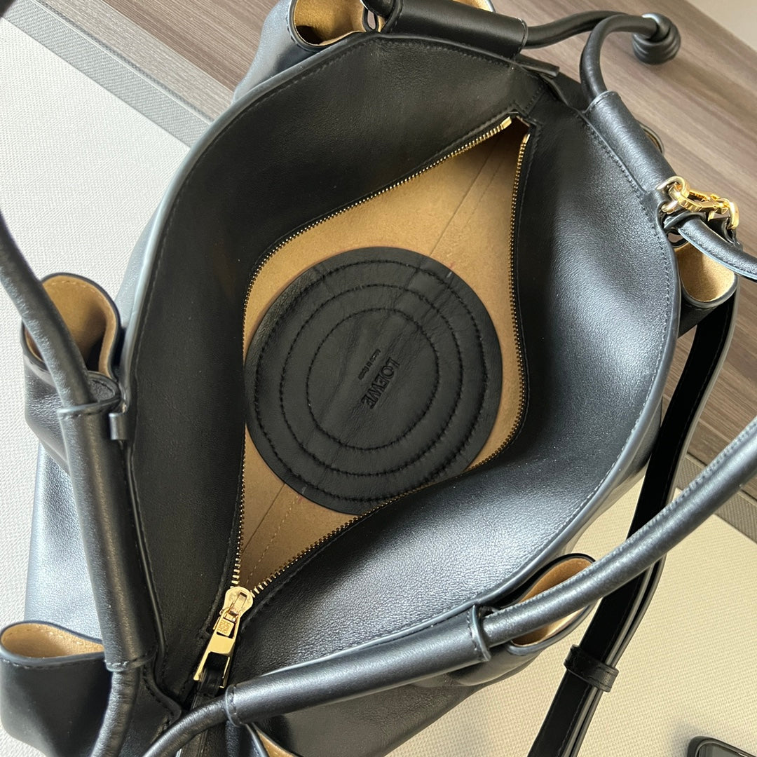 Paseo Small Leather Handbag
