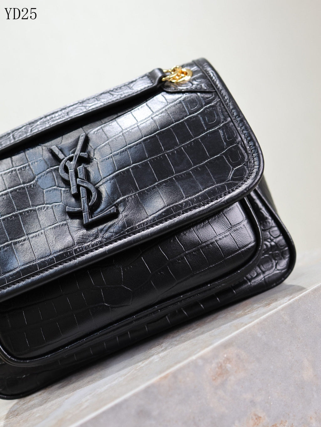 Niki Medium Patent Leather Shoulder Bag