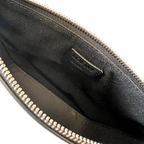 SWORD LUXURY Loewe Mini Hammock çanta iç detayı, siyah süet astar ve fermuarlı üst kısım ile marka etiketi görünümü.