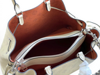 SWORD LUXURY Bella tote çanta, krem rengi Monogram Empreinte deri, gümüş zincir detaylı ve kırmızı iç astarlı.